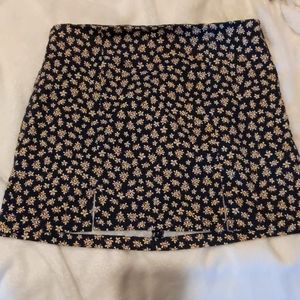 Aeropostale Juniors black floral mini skirt